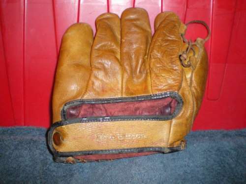 Rajah Hornsby Wilson 672 Back